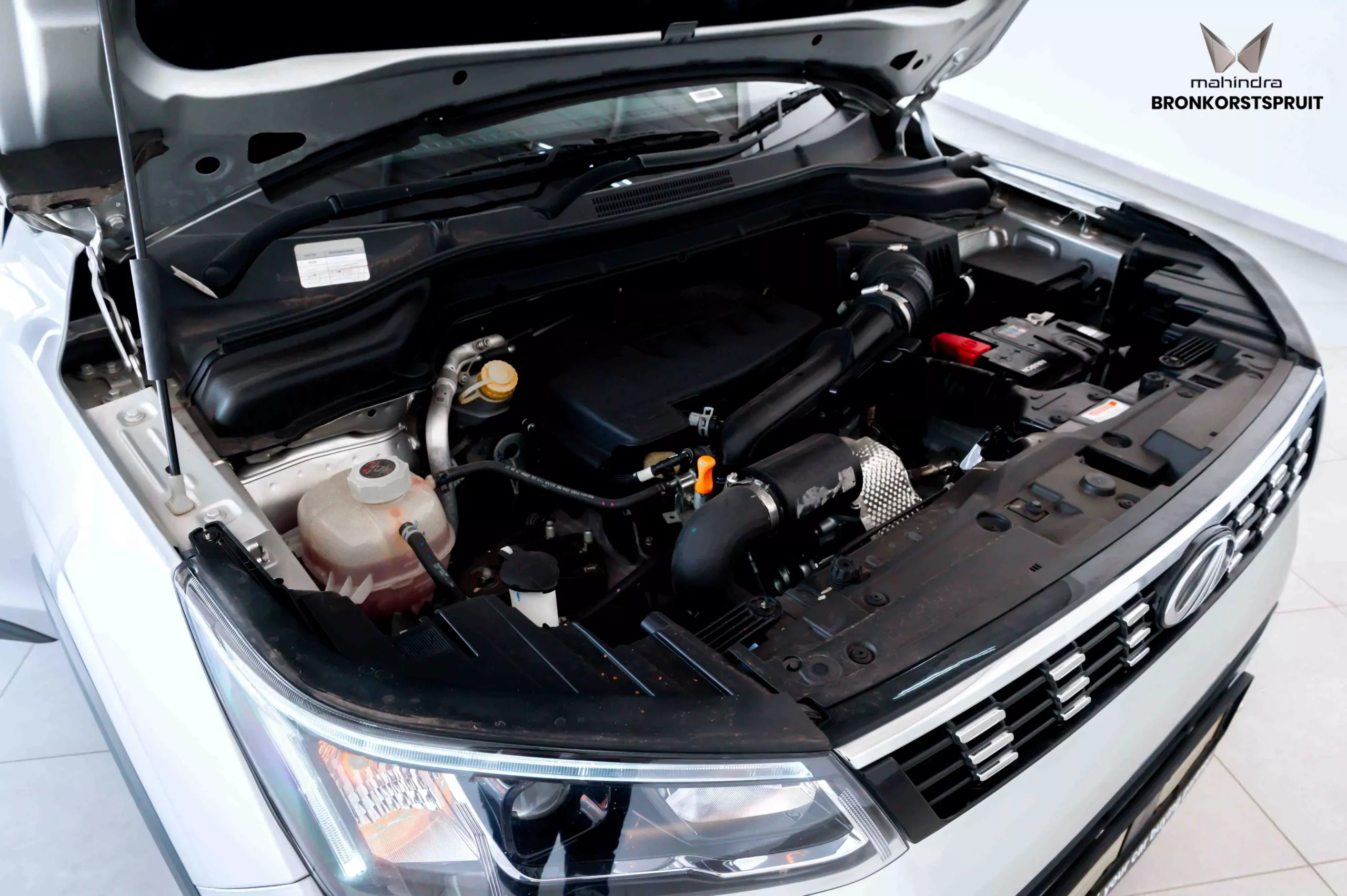 Vehicle Image for 3/3for Mahindra XUV300 1.2T W8 (manual | petrol)